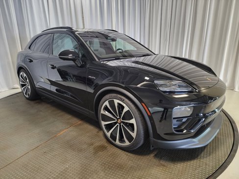 New 2025 Porsche Macan 4S Electric image 29