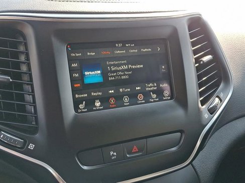 Used 2020 Jeep Cherokee Latitude Plus image 16