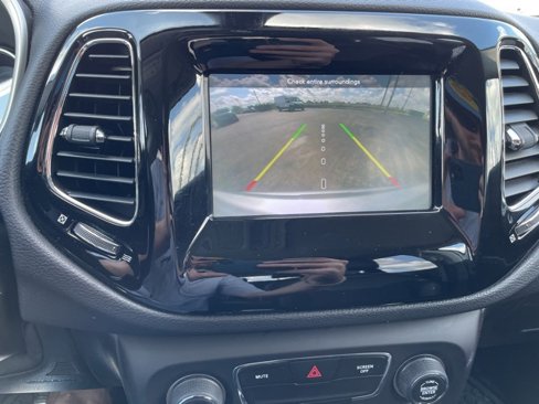 Used 2019 Jeep Compass Altitude image 16