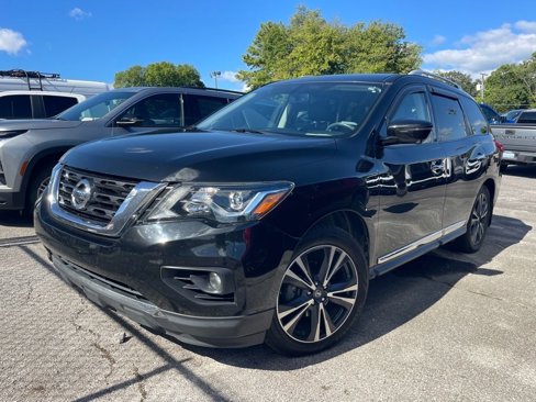 Used 2019 Nissan Pathfinder Platinum image 3