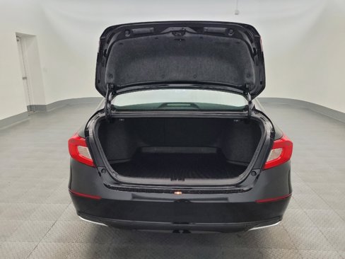Used 2018 Honda Accord EX image 29