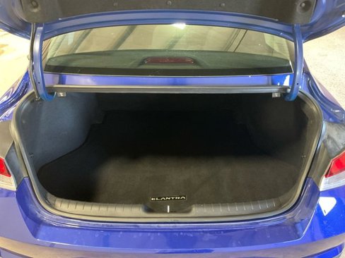 Used 2023 Hyundai Elantra SEL image 11