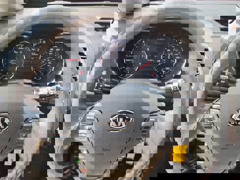 Used 2017 Kia Forte LX image 14
