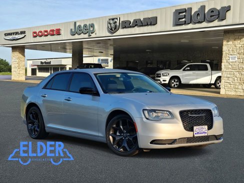 Used 2023 Chrysler 300 Touring w/ Sport Appearance Package image 1
