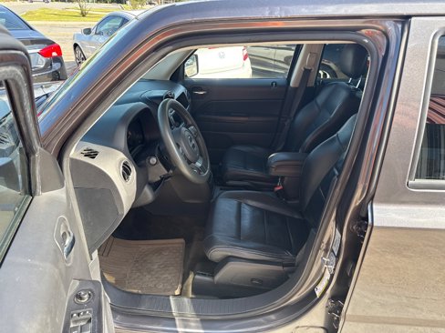 Used 2016 Jeep Patriot High Altitude image 11