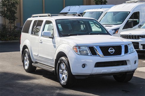 Used 2012 Nissan Pathfinder SV image 3