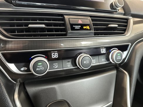 Used 2018 Honda Accord Sport image 19
