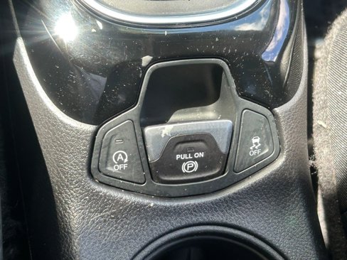Used 2021 Jeep Compass Latitude image 35