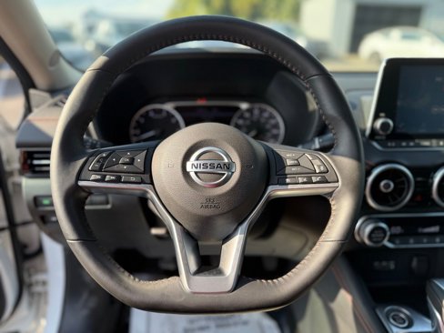 Used 2020 Nissan Sentra SR image 18