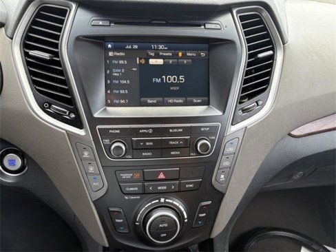Used 2017 Hyundai Santa Fe Limited image 12