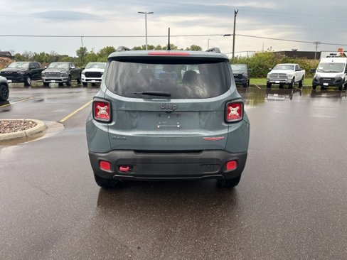 Used 2015 Jeep Renegade Trailhawk image 3