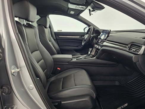 Used 2022 Honda Accord Sport image 10