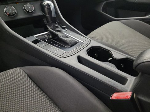 Used 2019 Volkswagen Jetta SE image 26