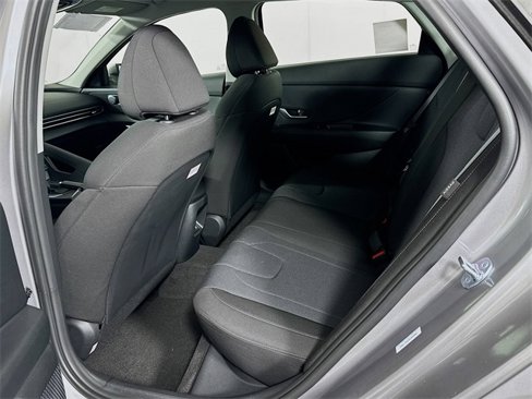 New 2025 Hyundai Elantra SE image 16