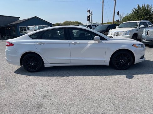 Used 2014 Ford Fusion SE image 4
