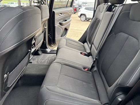Used 2023 Jeep Grand Cherokee Laredo image 29