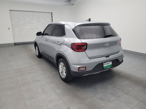Used 2021 Hyundai Venue SE image 5