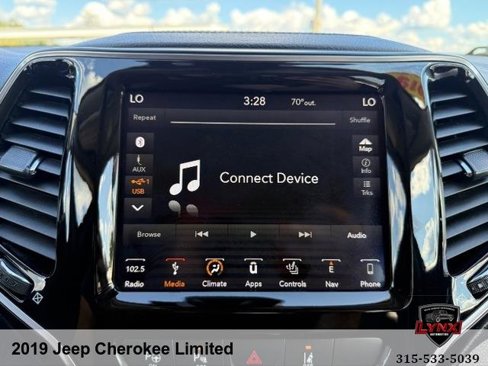 Used 2019 Jeep Cherokee Limited w/ Technology Group image 16