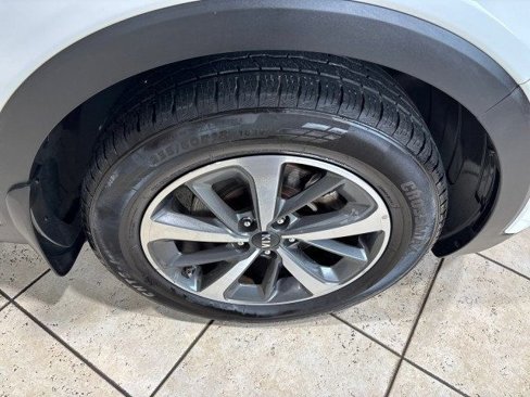 Used 2019 Kia Sorento EX image 24