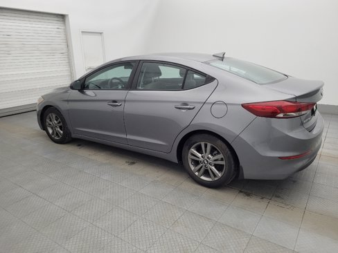 Used 2018 Hyundai Elantra SEL image 3