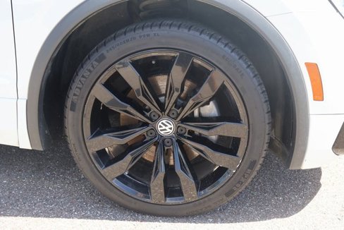 Used 2021 Volkswagen Tiguan SE R-Line image 10