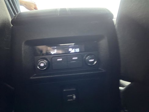 Used 2022 Chevrolet Traverse LT image 26