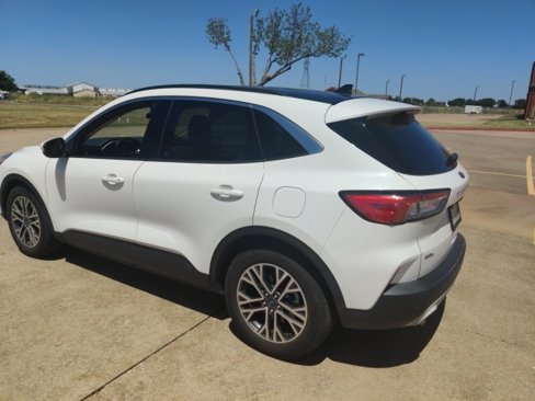 Certified 2020 Ford Escape SEL image 3