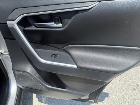 Used 2019 Toyota RAV4 XLE image 13