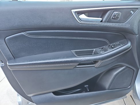 Used 2022 Ford Edge Titanium image 13