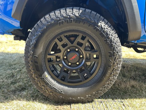 Used 2020 Toyota Tacoma TRD Off-Road image 10