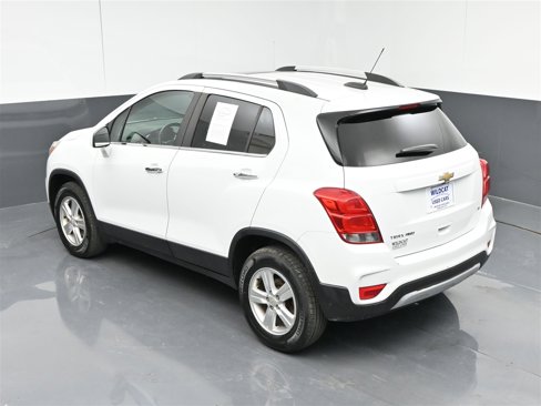 Used 2017 Chevrolet Trax LT w/ Sun & Sound Package image 26
