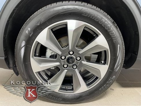 Used 2023 Ford Escape Platinum w/ Premium Technology Package image 7