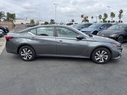 Used 2022 Nissan Altima 2.5 S image 2