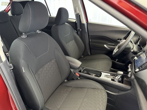 Used 2024 Nissan Kicks SV image 13