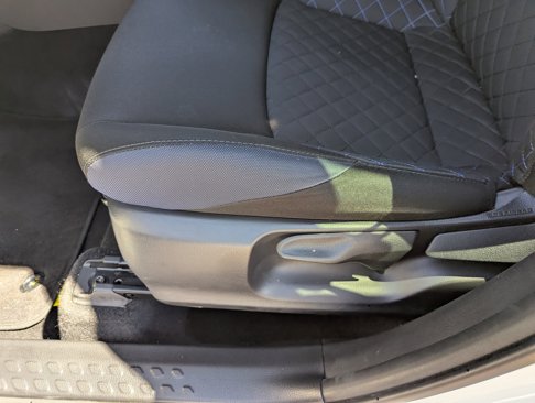 Used 2021 Toyota C-HR XLE image 17