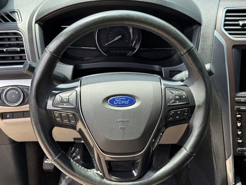 Used 2018 Ford Explorer Limited image 16