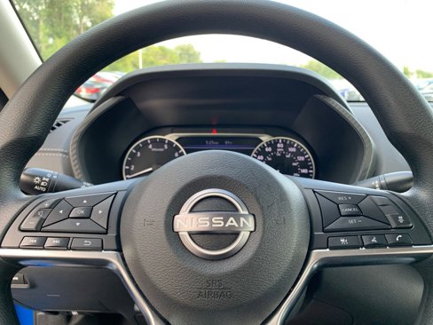 Used 2024 Nissan Sentra SV image 38