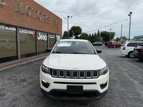 Used 2019 Jeep Compass Sport image 2