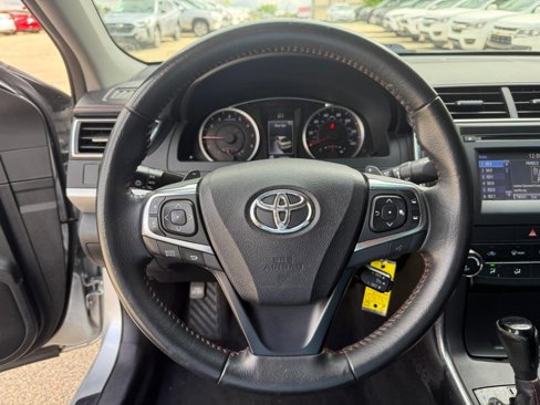 Used 2017 Toyota Camry SE image 17