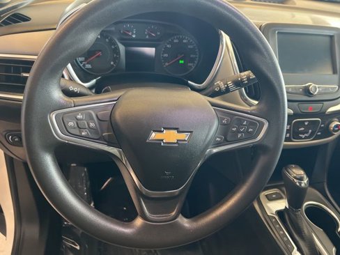 Used 2018 Chevrolet Equinox LS image 24