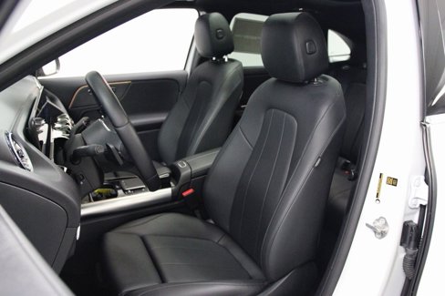 Used 2023 Mercedes-Benz GLA 250 4MATIC w/ Premium Package image 19