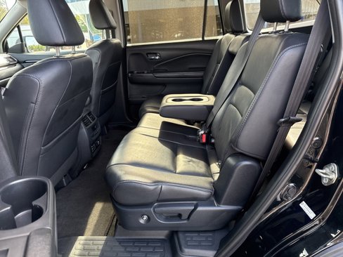 Used 2016 Honda Pilot Touring image 10