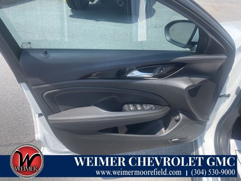 Used 2018 Buick Regal Essence w/ Driver Confidence Package #1 image 26