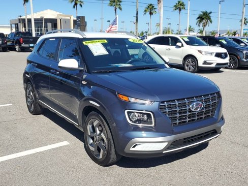 Certified 2020 Hyundai Venue image 9
