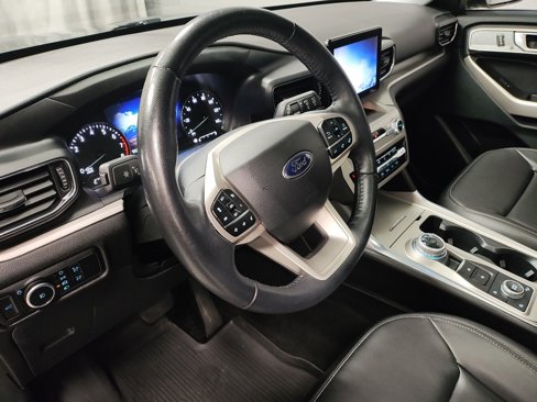 Used 2023 Ford Explorer XLT w/ Equipment Group 202A image 25