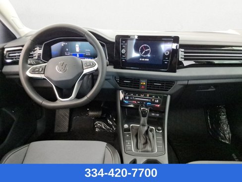 New 2025 Volkswagen Jetta SE image 9