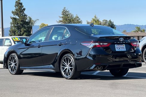Used 2022 Toyota Camry SE image 6