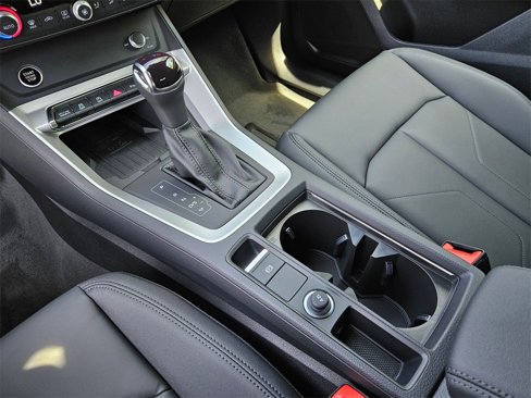 New 2025 Audi Q3 2.0T Premium image 14