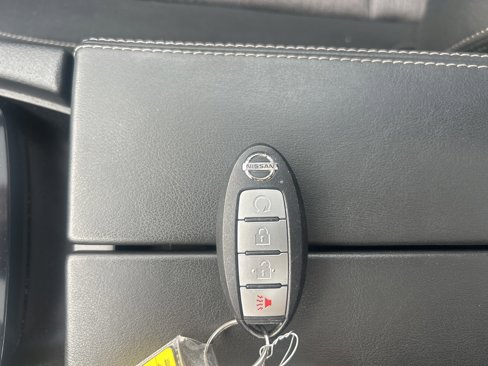 Used 2021 Nissan Rogue SV image 35