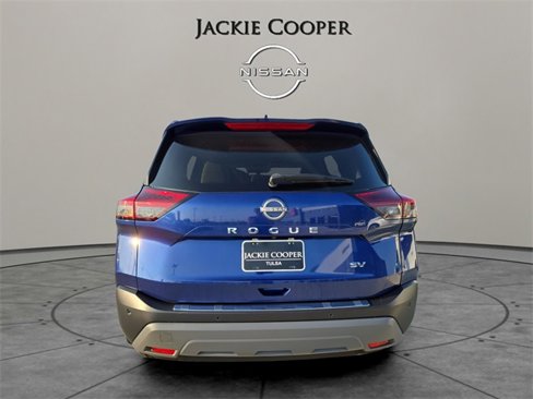 Used 2023 Nissan Rogue SV image 4